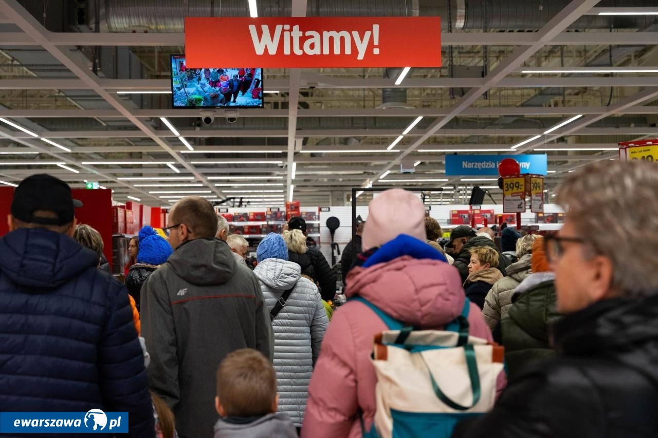 otwarcie sklepu Jula w Pasażu Górczewska | fot. facebook.com/PasazGorczewska