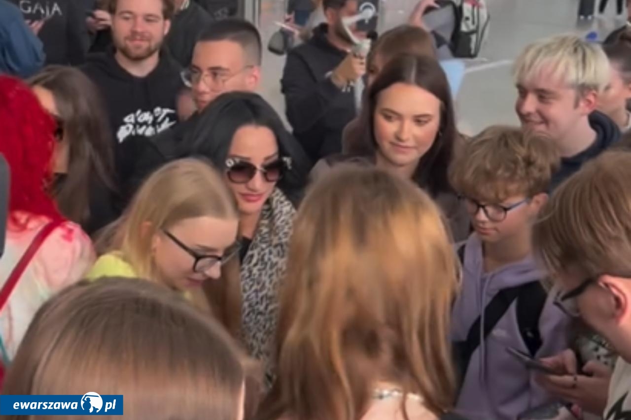 Justyna Steczkowska na lotnisku Chopina | fot. instagram.com/telewizjapolska