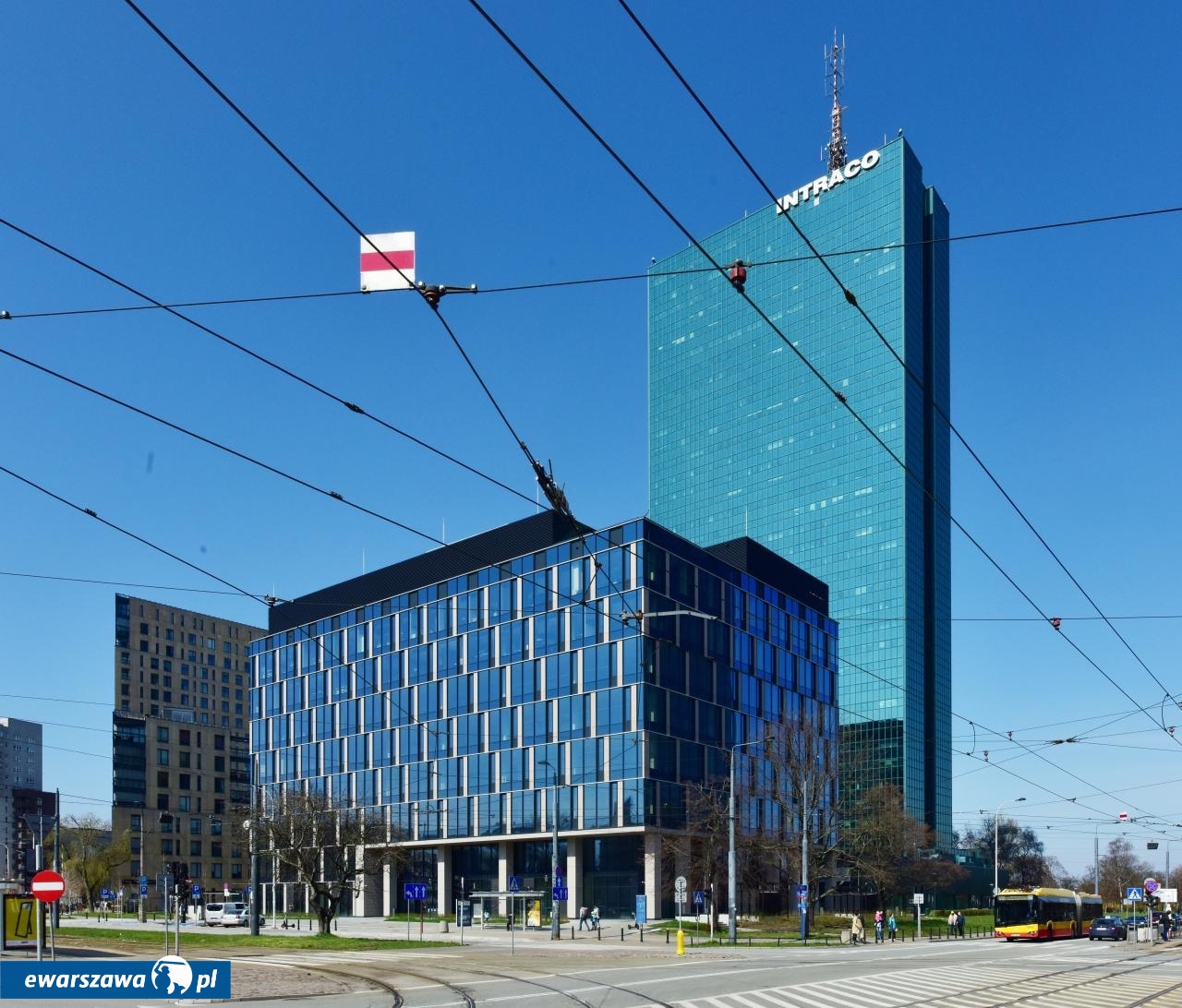 Intraco | fot. Autorstwa Adrian Grycuk - Praca własna, CC BY 3.0 pl, https://commons.wikimedia.org/w/index.php?curid=158558964
