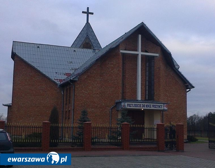 Parafia Miłosierdzia Bożego w Józefowie | fot. Autorstwa Wojciech Bieńkowski - Praca własna, CC BY-SA 3.0, https://commons.wikimedia.org/w/index.php?curid=24427516