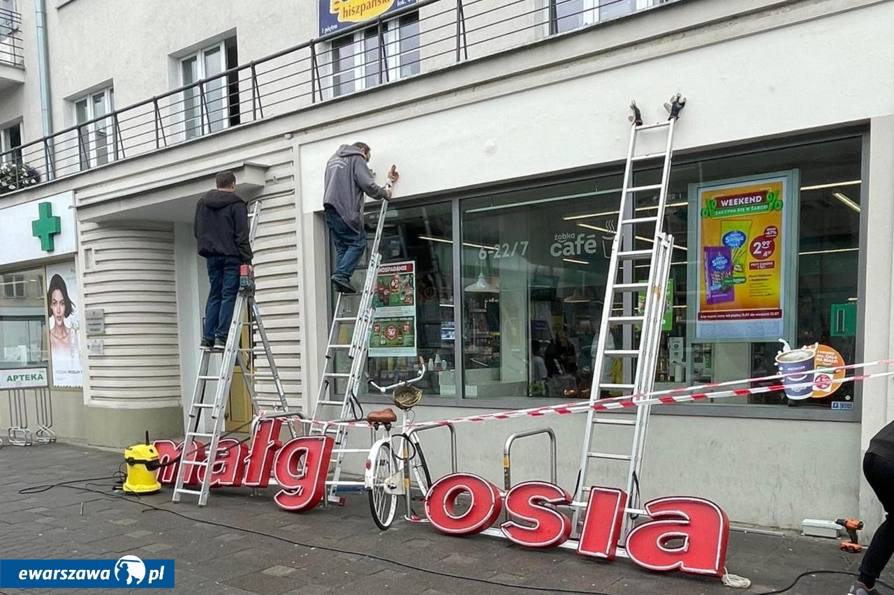 neon Małgosia na Żoliborzu | fot. Piotr Wertenstein-Żuławski - radny m.st. Warszawy / Facebook