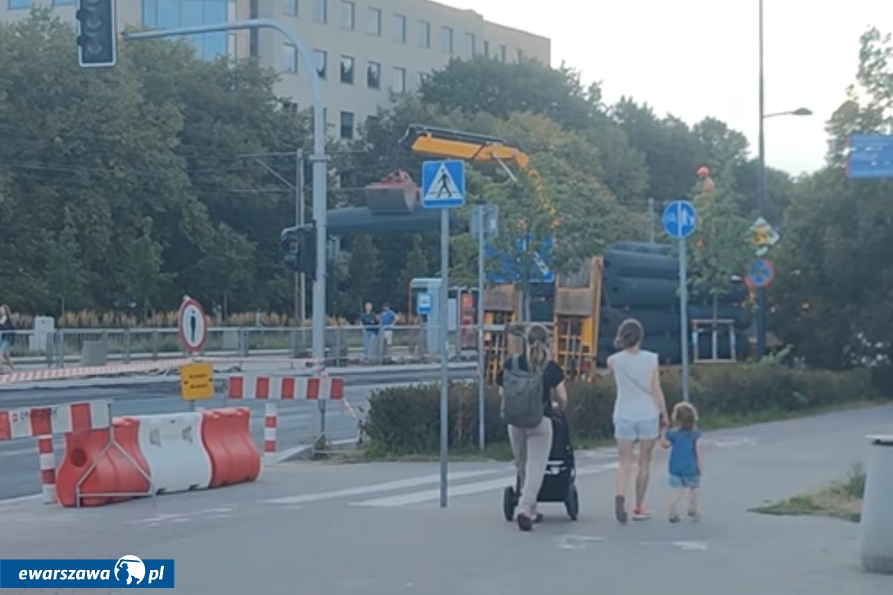 remont przy ul. Broniewskiego | fot. https://www.facebook.com/lukaszporebskizoliborz
