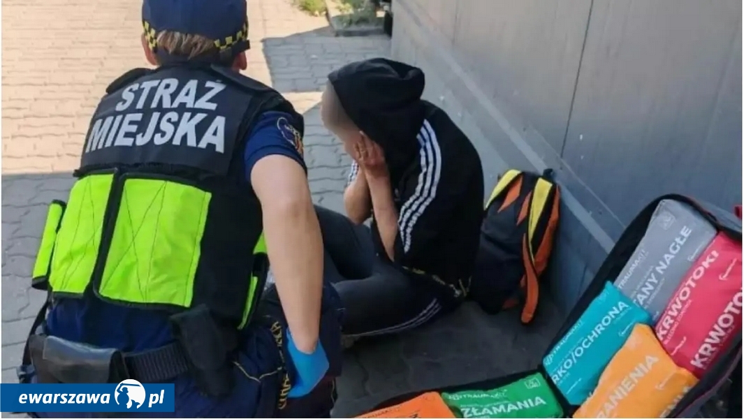 pomoc ciężarnej kobiecie w kryzysie bezdomności | fot. Straż Miejska m.st. Warszawy