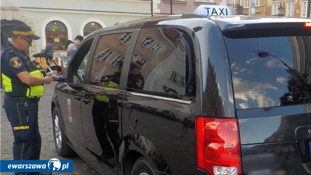 zatrzymanie fałszywego taksówkarza w Warszawie | fot. strazmiejska.waw.pl