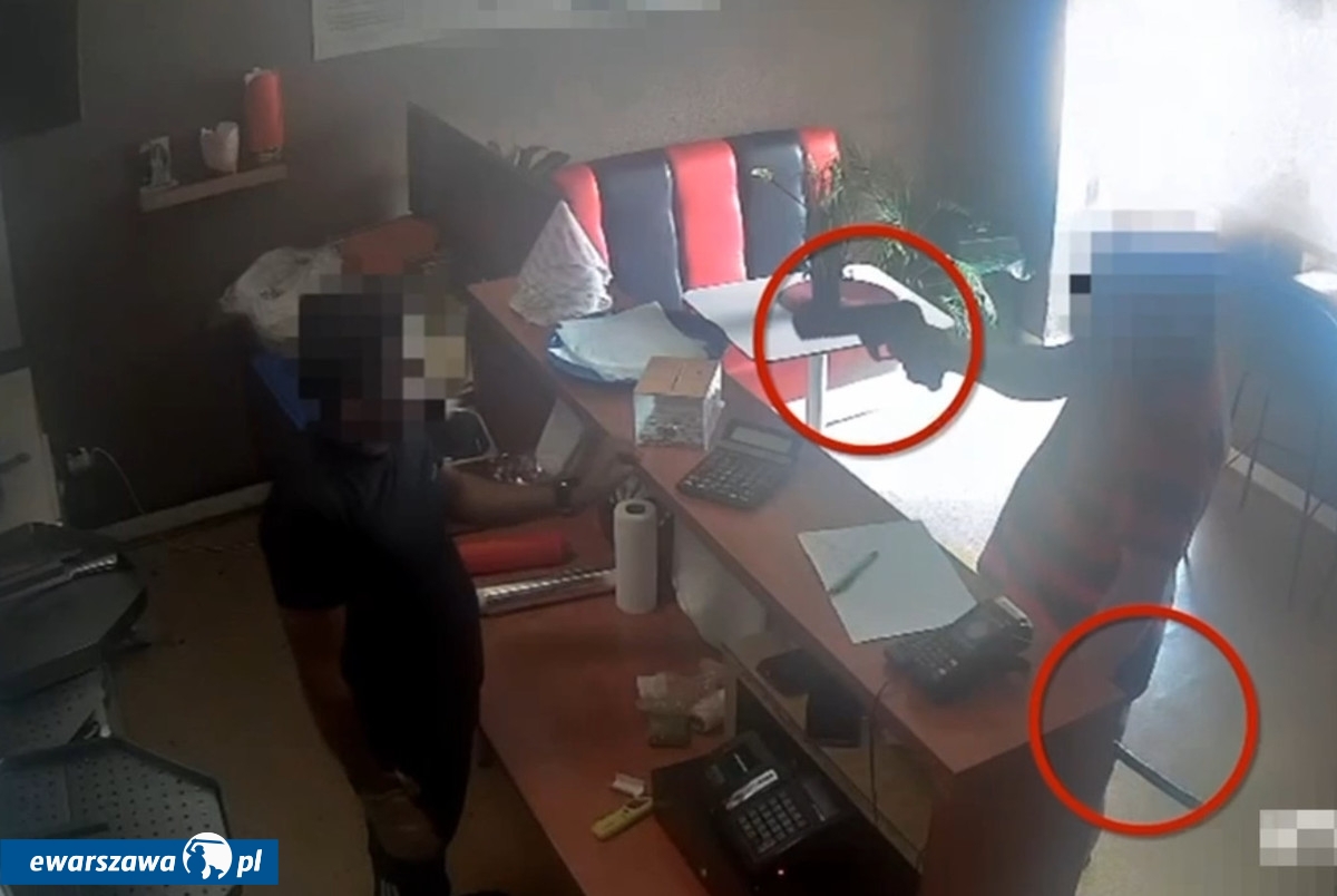 agresywny mężczyzna grozi i żąda kebaba | fot. otwock.policja.gov.pl/