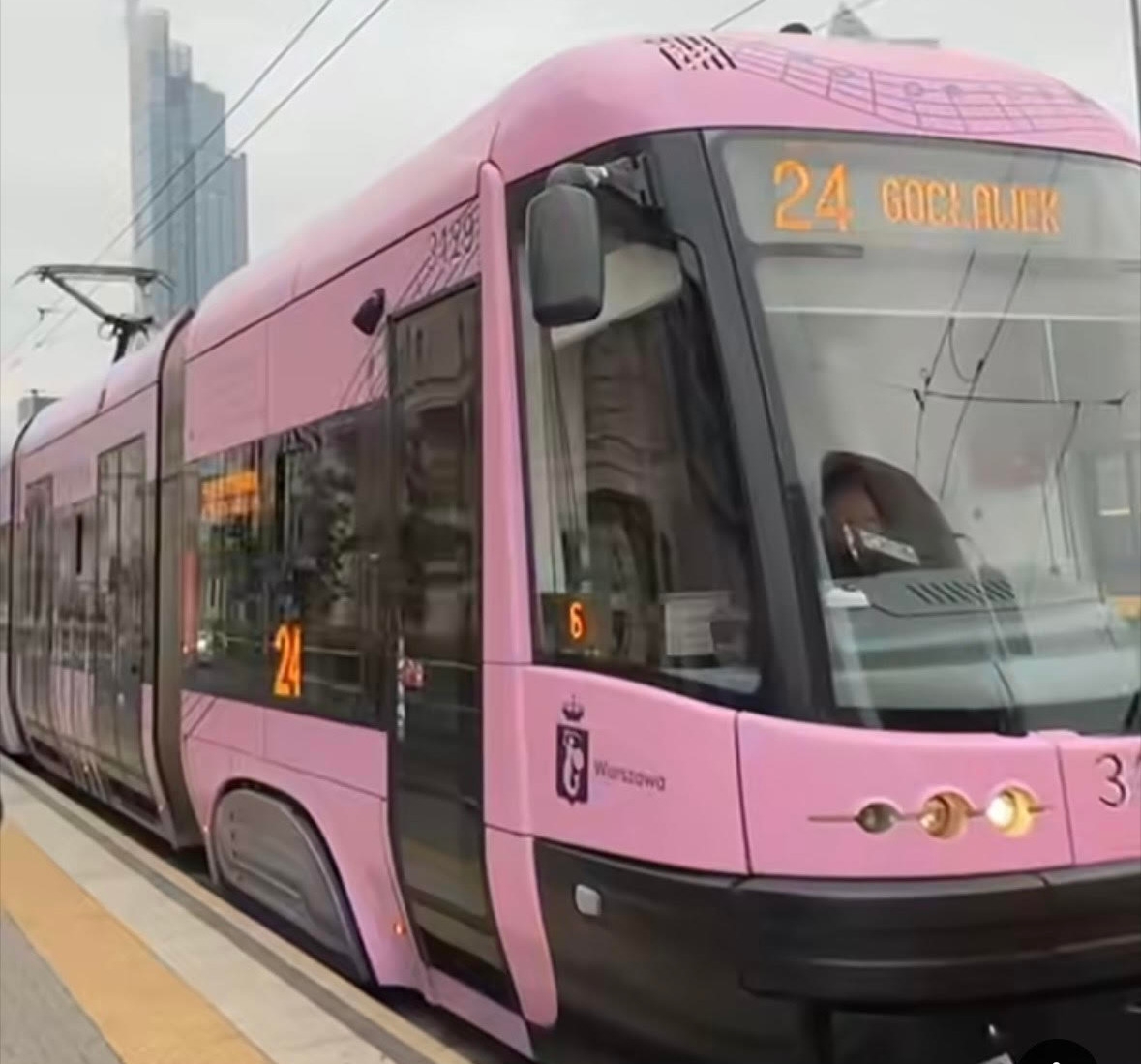 specjalny tramwaj w Warszawie | fot. facebook.com/warszawa