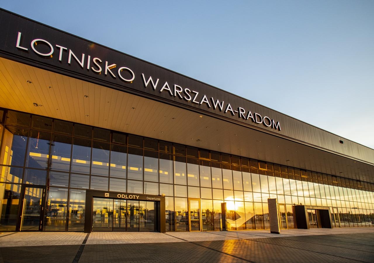lotnisko w Radomiu | fot. Autorstwa Porty Lotnicze - Praca własna, CC BY-SA 4.0, https://commons.wikimedia.org/w/index.php?curid=129781017