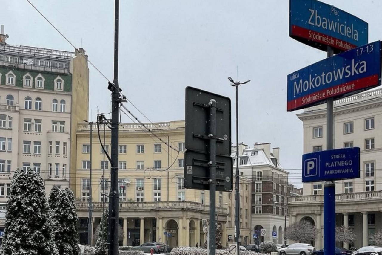 Plac Zbawiciela zimą | fot. Aesthetic Warsaw's Guide