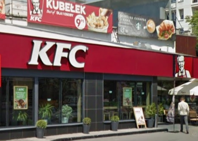 KFC przy Placu Bankowym w Warszawie. | fot. google stret view