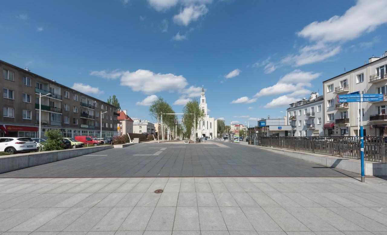 plac Szembeka | fot. Autorstwa Adrian Grycuk - Praca własna, CC BY-SA 3.0 pl, https://commons.wikimedia.org/w/index.php?curid=100104236