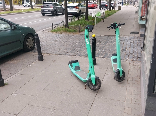 hulajnogi na Mokotowie | fot. Jacek W./facebook