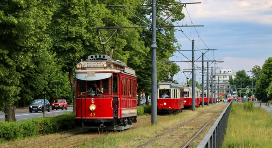 zabytkowe tramwaje w Warszawie | fot. UM Warszawa