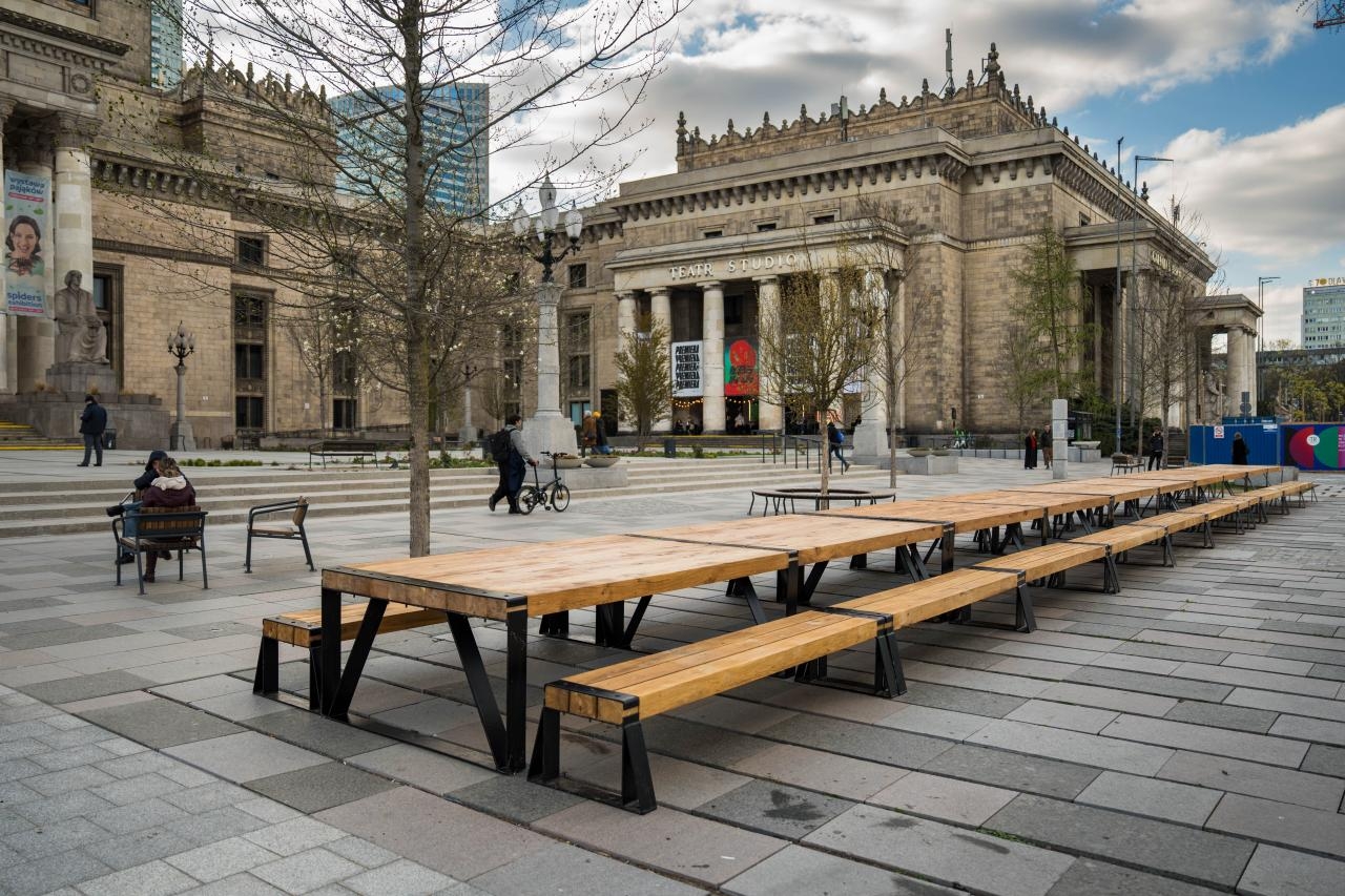 25-metrowy stół pod Pałacem Kultury i Nauki | fot. pkin.pl