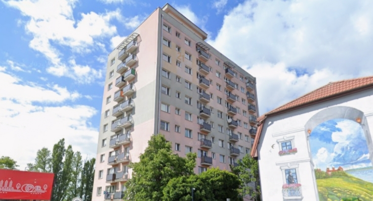 blok w Płocku, w którym mężczyzna groził, że go wysadzi | fot. google stret view