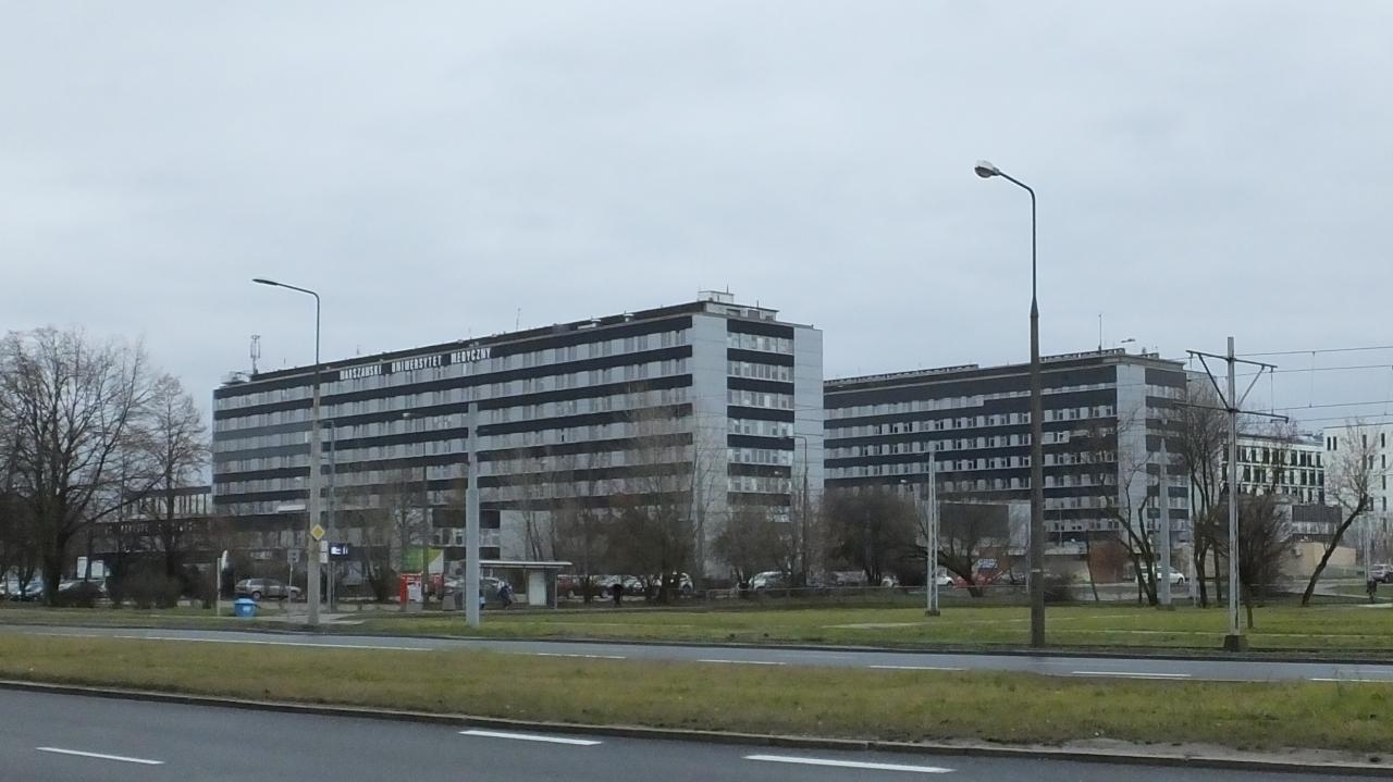 Kampus Banacha Warszawskiego Uniwersytetu Medycznego | fot. Autorstwa Panek - Praca własna, CC BY-SA 4.0, https://commons.wikimedia.org/w/index.php?curid=179942516