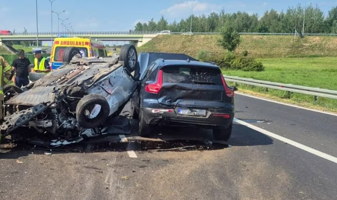 zdj. z wypadku na S7 | fot. Policja Mazowsze