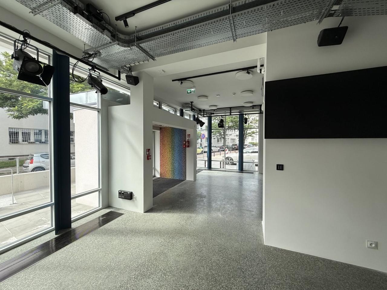 Kino Tęcza w Warszawie po modernizacji | fot. https://www.facebook.com/KinoTecza