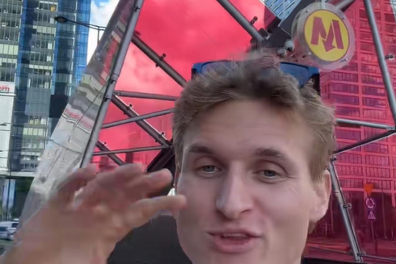 Niemiecki influencer zachwycony warszawskim metren | fot. tiktok.com/@ricardogorski