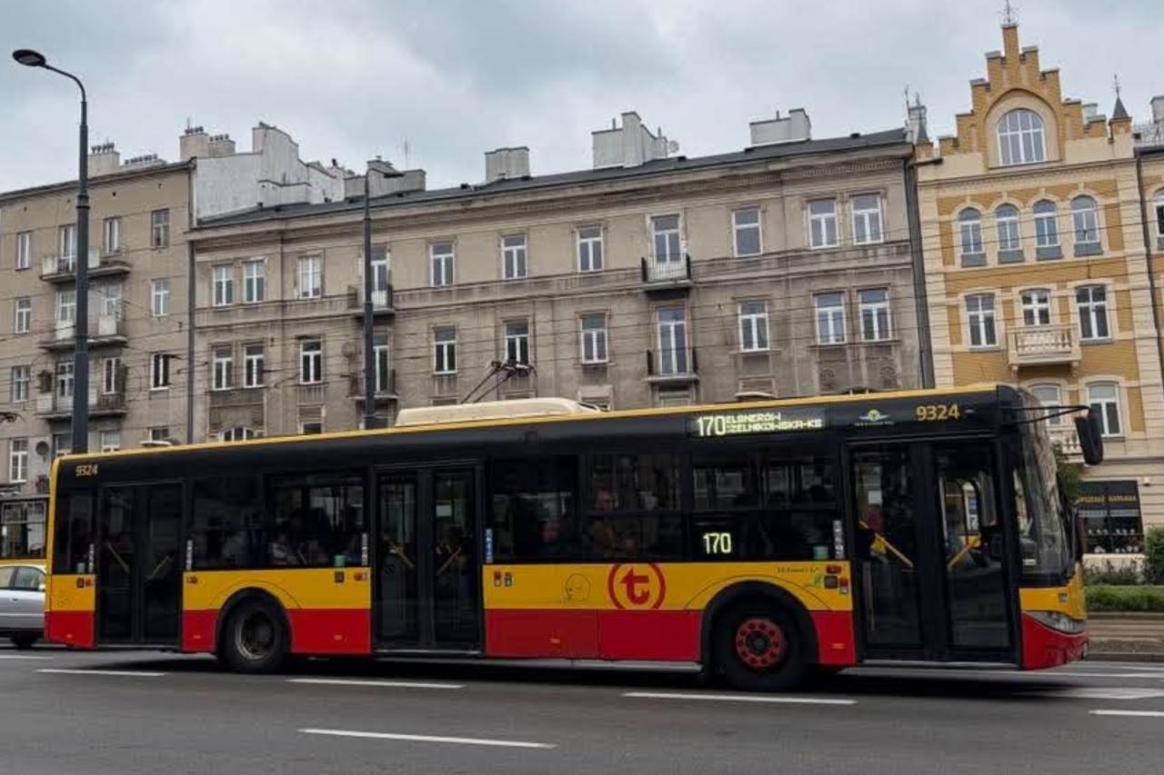 autobus w Warszawie | fot. Bartosz Pańczyk