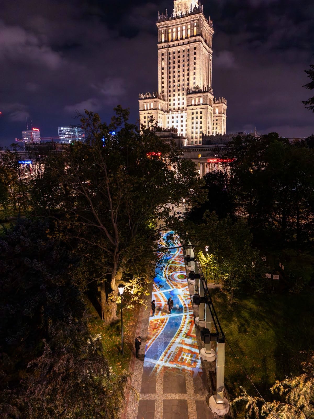 nowa całoroczna iluminacja świetlna w Parku Świętokrzyskim | fot. Rafał Trzaskowski/facebook