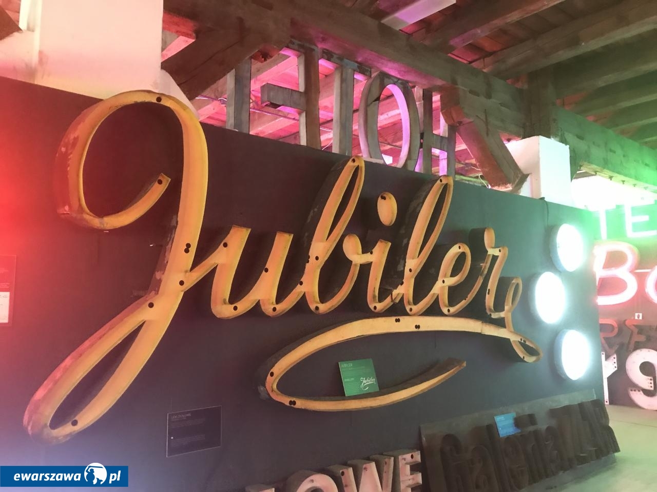 Muzeum Neonów w Warszawie | fot. Bartosz Pańczyk