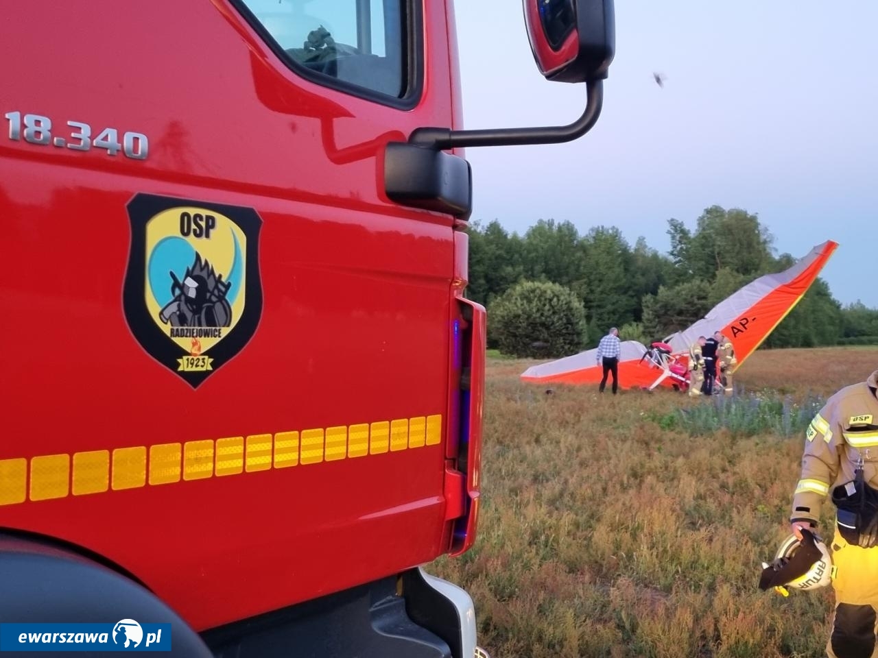 katastrofa motolotni | fot. OSP Radziejowice / facebook