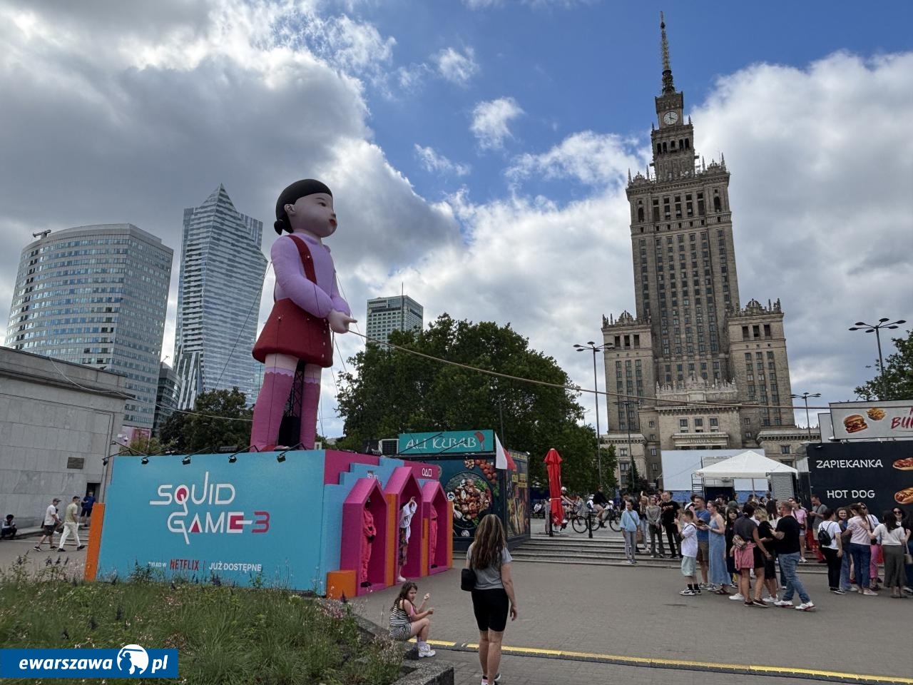 "Squid Game" w Śródmieściu w Warszawie | fot. Bartosz Pańczyk