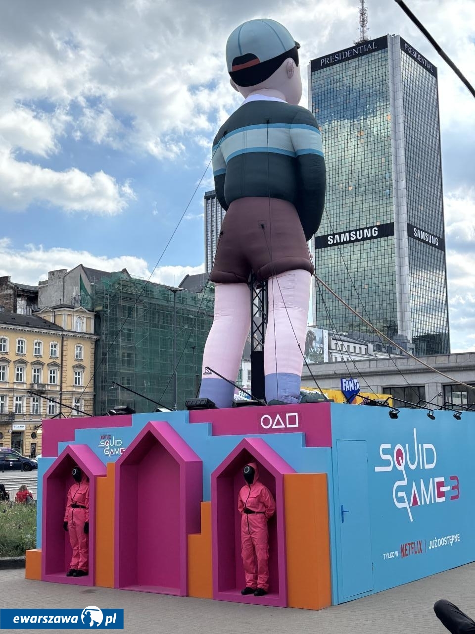 "Squid Game" w Śródmieściu w Warszawie | fot. Bartosz Pańczyk