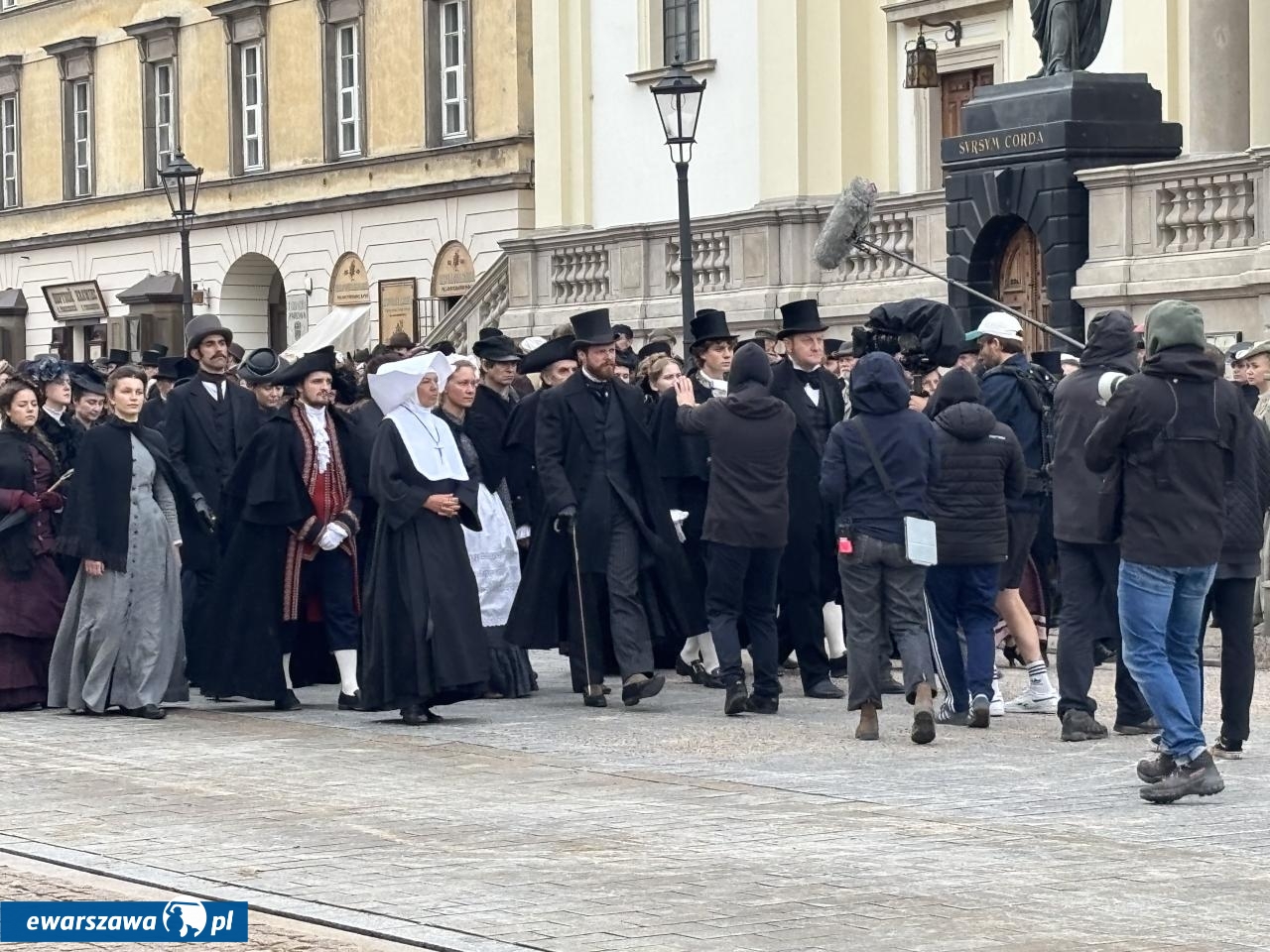 Aktorzy na planie "Lalki" | fot. Bartosz Pańczyk