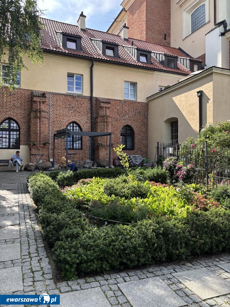 ogród św. Anny w Warszawie | fot. Bartosz Pańczyk