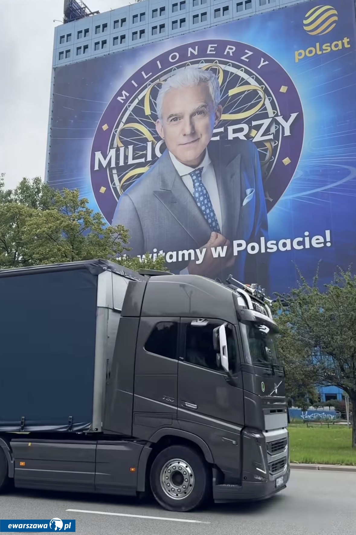 Hubert Urbański i "milionerowy" tir | fot. instagram.com/polsatofficial