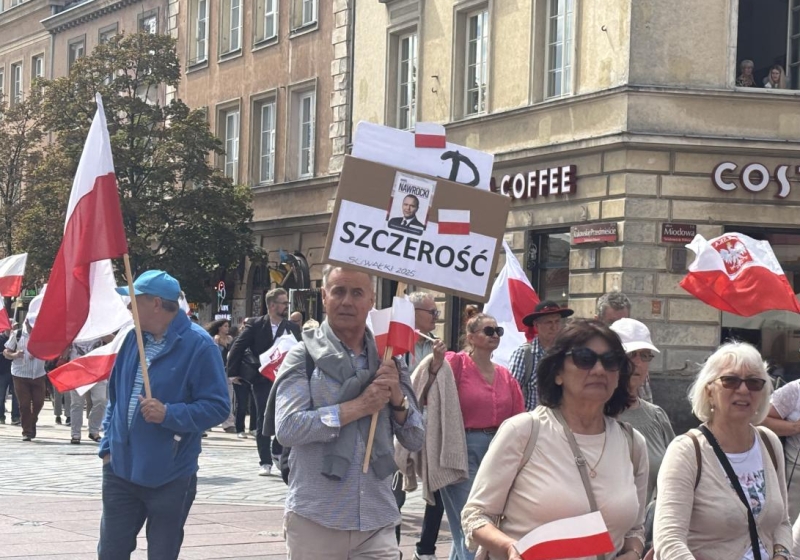 Tłumy z okazji zaprzysiężenia Karola Nawrockiego na Prezydenta Polski | fot. Bartosz Pańczyk