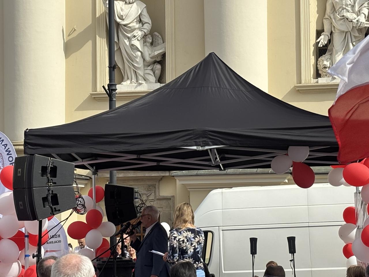 Jan Pietrzak na Placu Zamkowym w Warszawie | fot. Bartosz Pańczyk