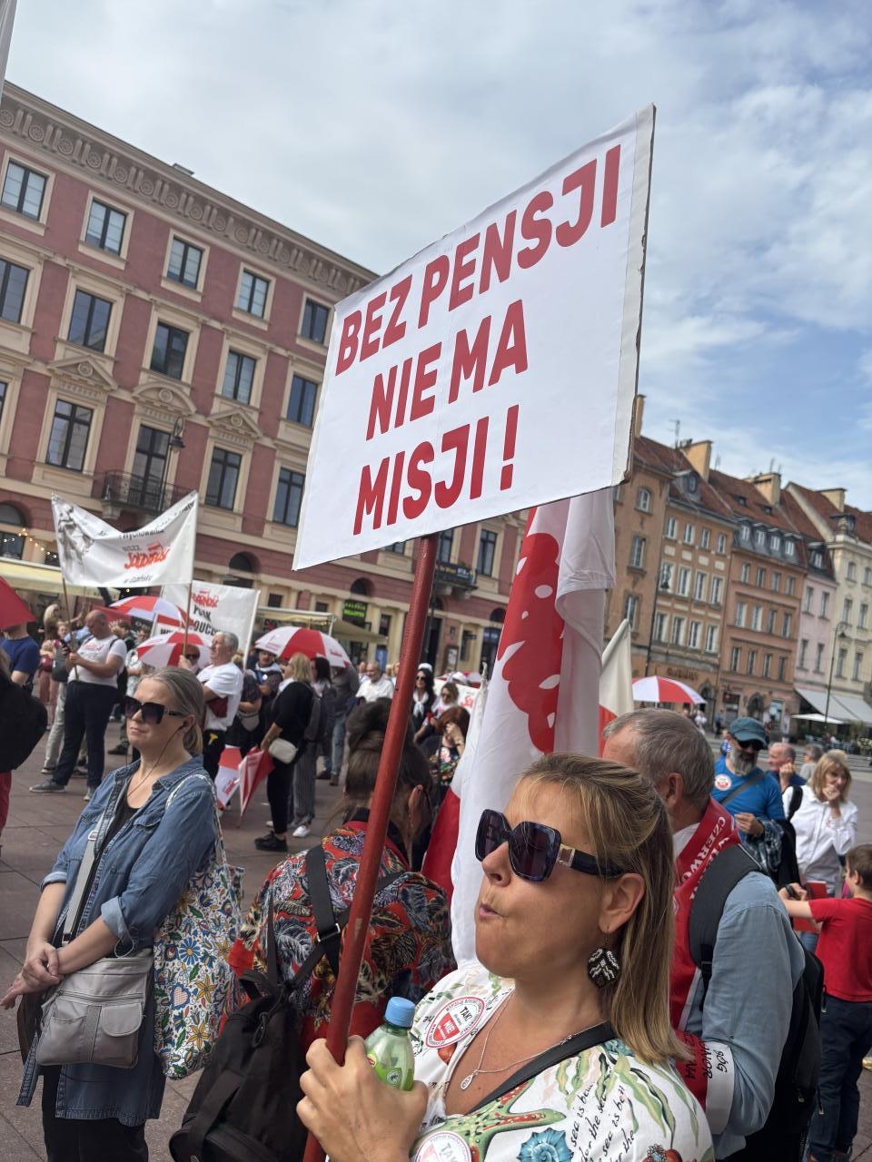 Jan Pietrzak na Placu Zamkowym w Warszawie | fot. Bartosz Pańczyk