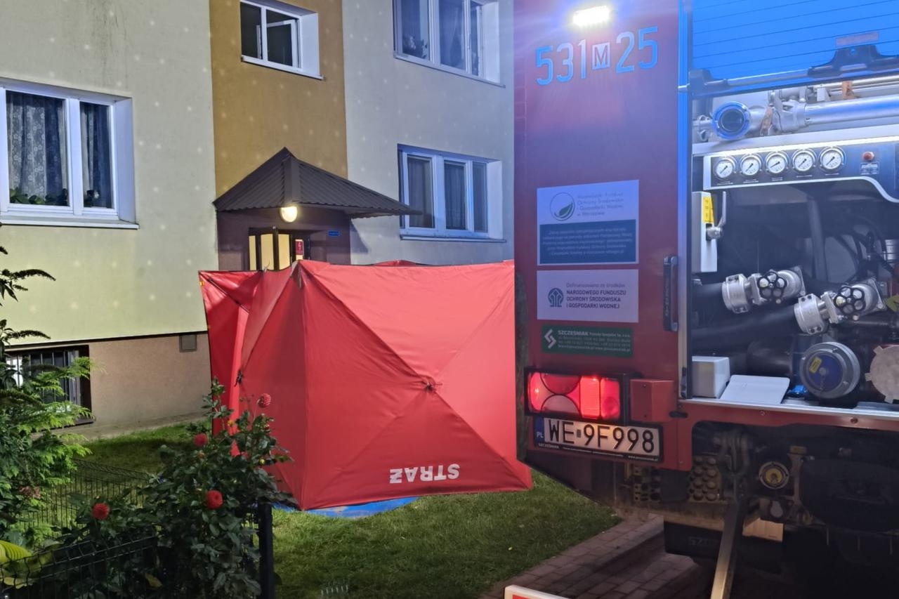 pożar w bloku przy ul. Wojska Polskiego w Nowym Dworze Mazowieckim | fot. facebook.com/ospndm