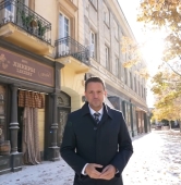 Rafał Trzaskowski na planie "Lalki" w Warszawie | fot. facebook.com/rafal.trzaskowski