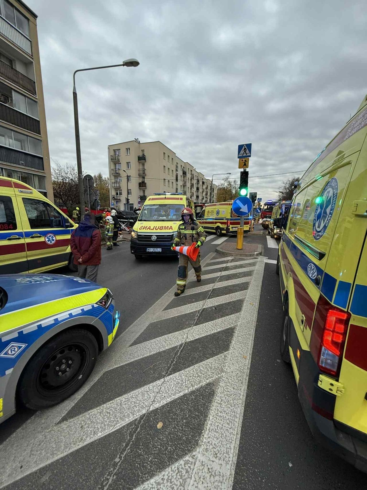 wypadek w Pruszkowie z 1 listopada 2025 roku | fot. x.com/PogRatunkoweWaw