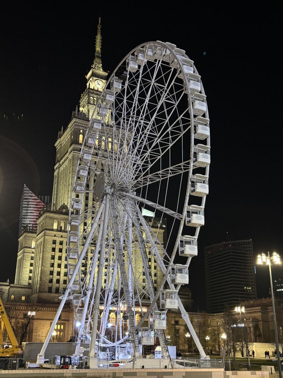 diabelski młyn pod Pałacem Kultury i Nauki | fot. Bartosz Pańczyk