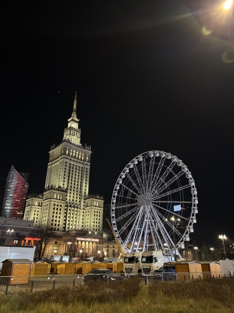 diabelski młyn pod Pałacem Kultury i Nauki | fot. Bartosz Pańczyk