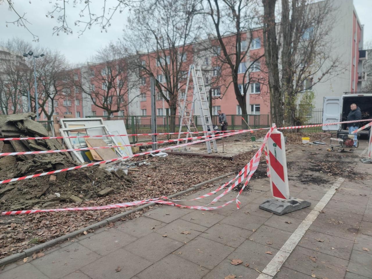 rozbiórka warzywniaka przy ul. Boguckiego w Warszawie | fot. https://www.facebook.com/lukaszporebskizoliborz