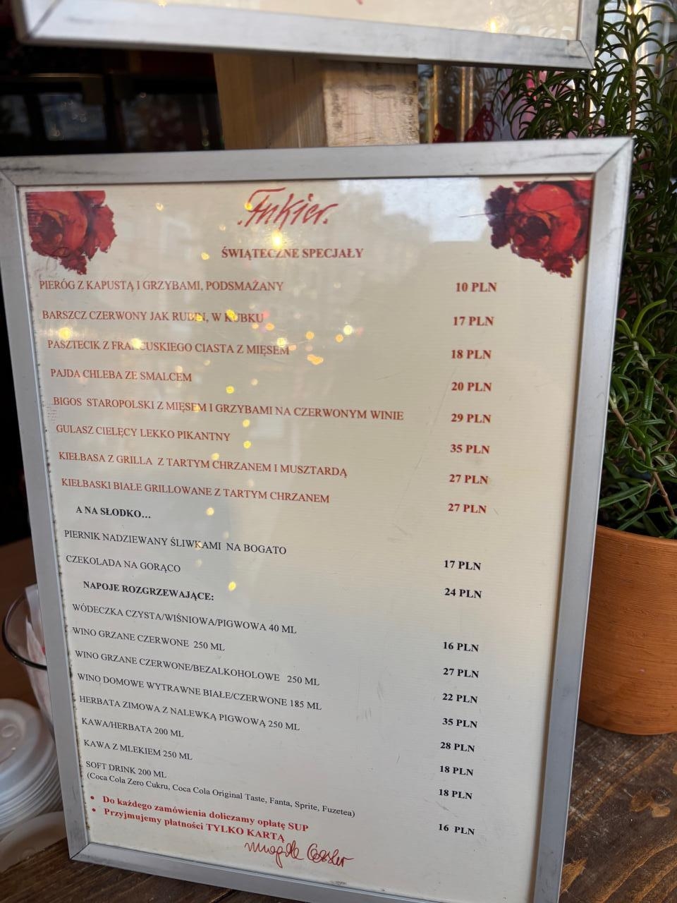 menu Fukiera na jarmarku świątecznym w Warszawie | fot. Bartosz Pańczyk